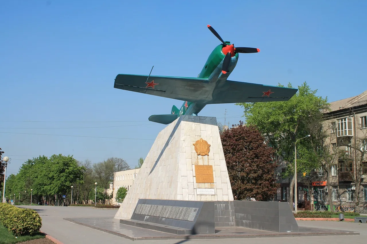 Monument historique &agrave; Zaporozhye, t&eacute;moignage de l'h&eacute;ritage cosaque et industriel de la r&eacute;gion